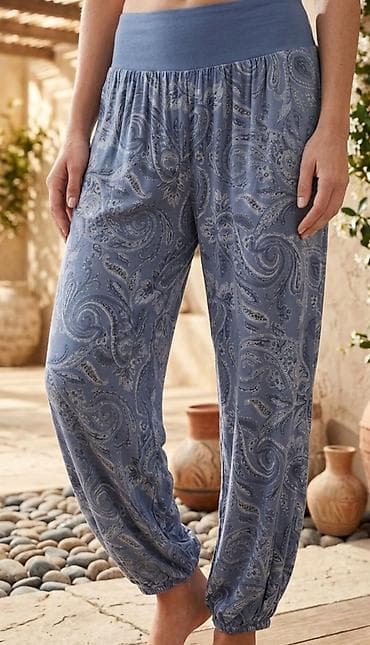 Ženske lagane pantalone sa printom - Model: široke, lepršave