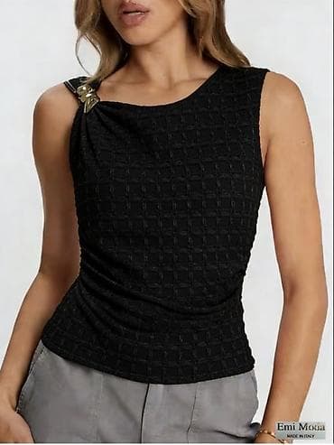 pull and bear patike: ✅Bluza 1750 din — 2