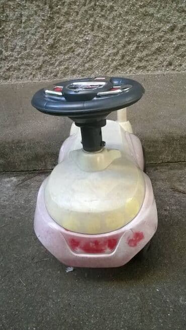 dečiji motor na akumulator: Decija guralica 55 cm, ispravna, volan nije original i ljulja se — 4