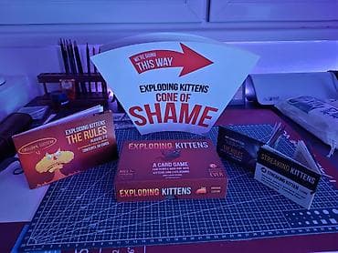 nadstresnica za plazu: Prodajem društvenu igru na engleskom, Exploding Kittens, koja dolazi — 1