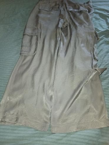 mona kais: Braon nove od pravog satena H&M pantalone na slikama prikazuje — 1