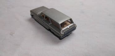 privezak srebro: Matchbox Ford Fairlane oko 1:56 Thailand,ocuvano — 3