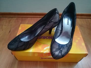 Mokasine: Salonke, Graceland, 36 — 2