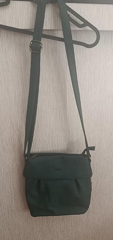 odela novi pazar: NOVO Prato zelena crossbody torba-Na prodaju prelepa, izuzetno — 4