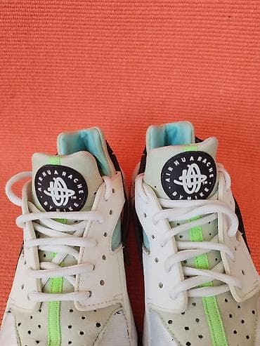nike 39: NIKE HUARACHE RUN I patike broj 40, kao br 39 Duzina unutrasnjeg — 4