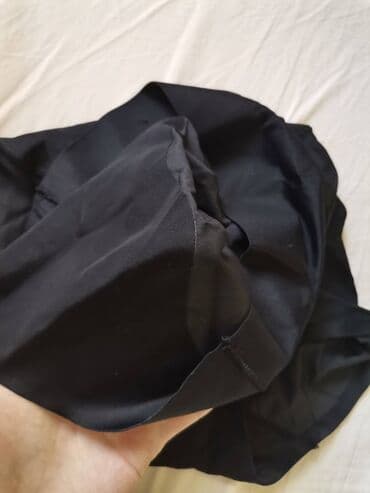 Bodi: Steznik. Naznačena veličina steznika je XL, ali je dosta manji, možda — 2