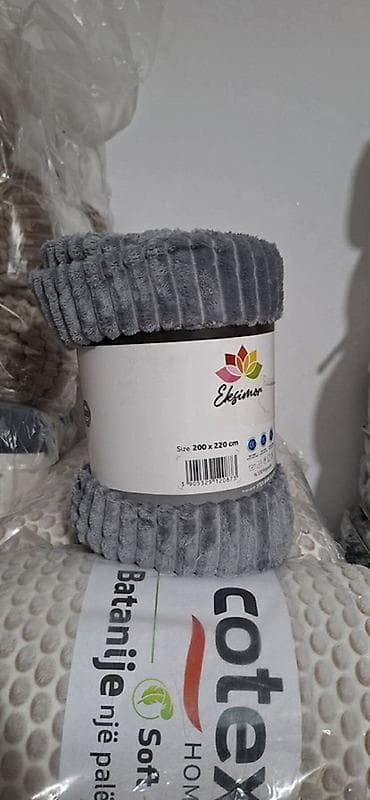 panda jastuk: Ćebe Cotex 
220x200 
1800din

T — 6