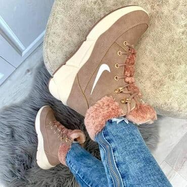 Donji delovi trenerke: Čizme — 1