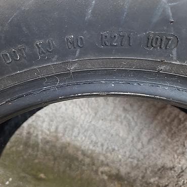 Polovne Auto gume. 2 PIRELI dimenz.185/65/15 dubina sare 6mm(Letnje)i