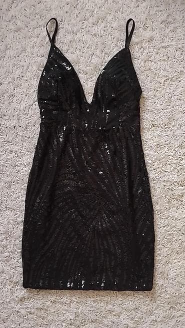 piramida svecane haljine: Haljina sa sljokicama, xs, golih ledja. Nije nosena — 1