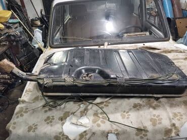 plovak za rezervoar za vodu: Rezervoar Lada 2121,21213 Niva br.3 . Polovno, ocuvano. Skinuto sa — 1