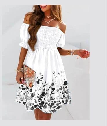 crna uska haljina na bretele: 2200 din — 4