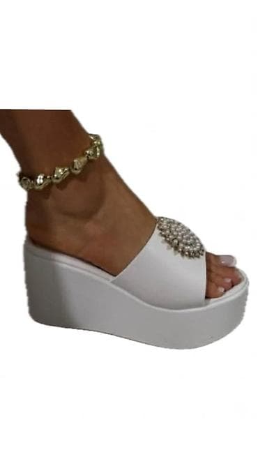 zlatibor prodavnice obuce: Ženske klompe/sandale na platformu – bela boja - Dizajn: otvoreni — 1