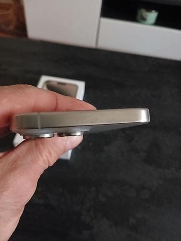 ajfon 12 pro max: Apple iPhone 15 Pro Max – titanijumsko kućište, siva boja — 5