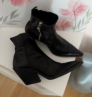 zara cipele 42: Crne ženske kožne čizme sa špicastim vrhom i blok potpeticom u — 2