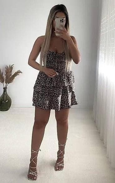 zippo beograd: Ženska mini haljina bez bretela – leopard dezen
2400 din
S M L — 4