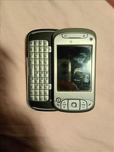 HTC Tytn herm 200 Telefon kao nov,slabo korišćen,punjač,radi na svim