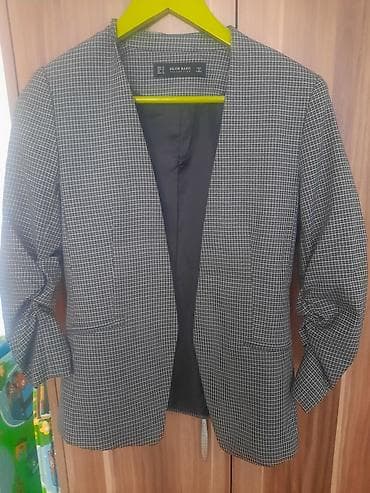 Sako, vel 38. Prelepo stoji,struktura pogodan za razne