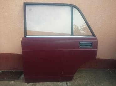 presvlake za prednja sedista: Vrata zadnja leva Lada 2105,2107 Riva u bordo boji. Vrata su ocuvana — 1