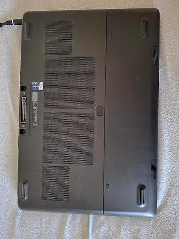 polovne baterije za laptop: DELL Precision 7710 - robusna mašina 17incha - konfiguracije prikazane — 5