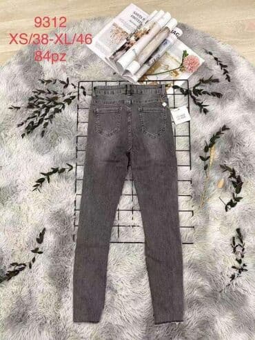 farmerice kragujevac: Farmerice
Xs s m l xl
2600 din — 3