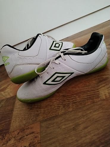 balenciaga patike cena: Patike za fudbal UMBRO br 38 su u odlicnom stanju sa sitnim tragovima — 2