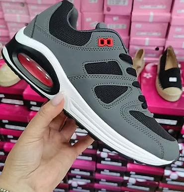 premiata patike buzz: 41-45
Cena 3800 din
D🧡 — 1