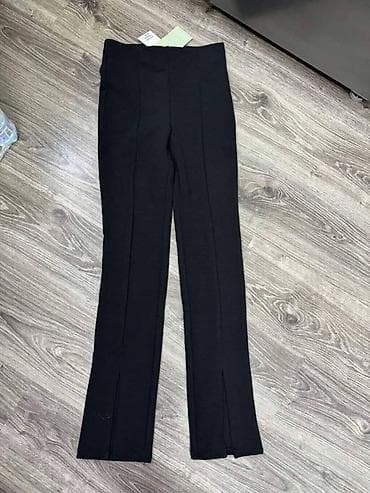 Nove, sa etiketom zvoncarice H&M sa prorezima napred na dnu