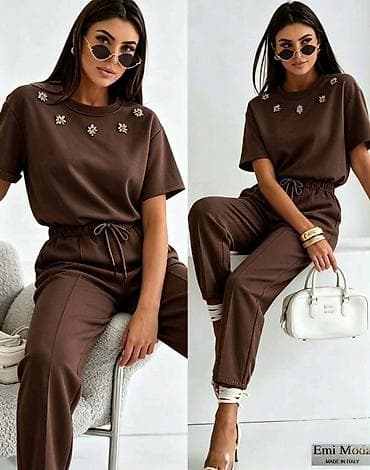 Komplet - majica i pantalone sa ukrasnim aplikacijama - Dvodelni na lalafo.rs Komplet - majica i pantalone sa ukrasnim aplikacijama - Dvodelni