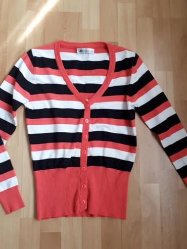 Women's Clothing: Dzemperic sa prugama prelepo stoji, uni — 1