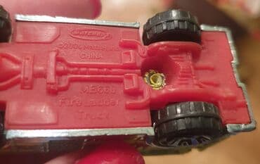 mala sirena igracka: Matchbox Mattel vatrogasci 2004 vatrogasni kamion - fire ladder truck — 3