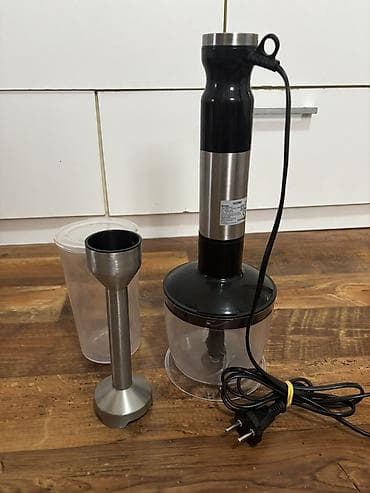 slike koje greju: Ručni štapni blender sa seckalicom i čašom za mešanje je potpuno — 1