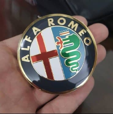 sipeta cacak gume: Povoljno Znak za Alfa Romeo zlatne boje, 2 komada, stiker se lako I — 1