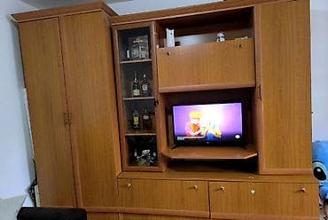 poklanjam ormar: Dnevni regalski ormar od furniranog drveta (boja toplog hrasta) — 2