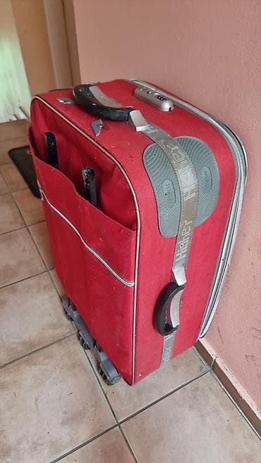 torba mona: Crveni kofer na točkiće – meki kofer sa više pregrada - Materijal — 2