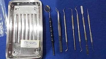 set za ravna stopala: Stomatološki pregled Tacna sa instrumentima za stomatološki pregled — 2
