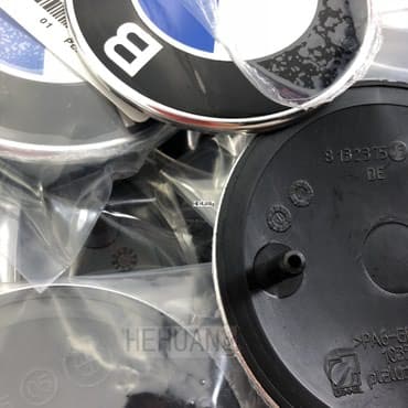 imt 506 ulje u menjacu: BMW logo-amblem aluminijum-plastika. U ponudi imam dve dimenzije; 74 — 4