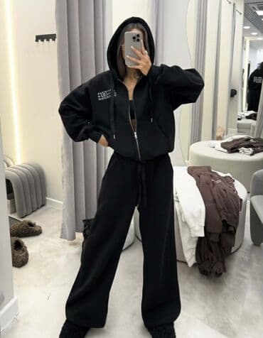 Lične stvari: 🤎New,,Six Seven''tracksuit Cena 4100 🤎Velicine:S M L Model dostuoan u — 2