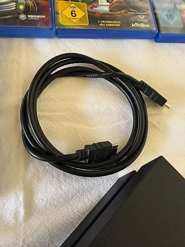 bagat mašina za šivanje: Soni PS 4 1Tb (sa tri dzojstika) i 19 igrica. Ocuvan i bez ostecenja — 5