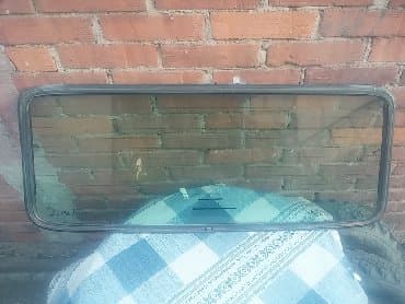 zadnje stop svetlo: Staklo zadnjih vrata Lada Niva. Polovno, ocuano. Skinuto sa — 4