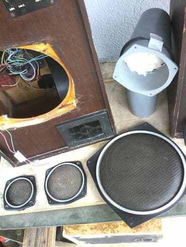 Mini disk plejeri: Z. k. Visare za 10 inca-delovi -kutije 70x36x28cm; prazne; potrebno — 8