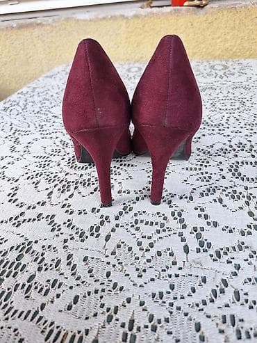 gleznjace sa stiklom: Štikle – broj 39 - Veličina: 39 (gazište 25 cm) - Model: klasične — 2