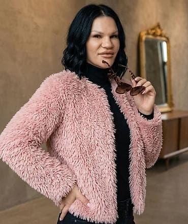 Ženska jakna od veštačkog krzna – puder roze - Model: kratka jakna