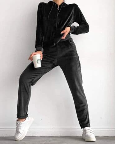 plišane pidžame: Plišani kompleti 
Vel : ( s m l xl xxl ) 

Cena : 3100 din — 5