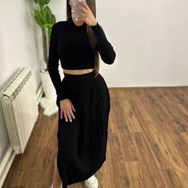 zenski kompleti za punije dame: Kompleti 2700din
s m l xl — 1