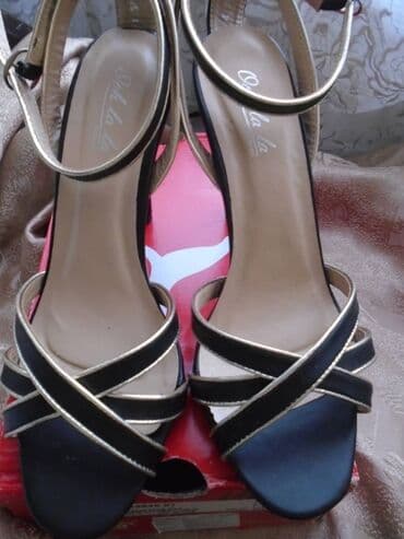 mokasine sa stiklom: Sandals, 39 — 1