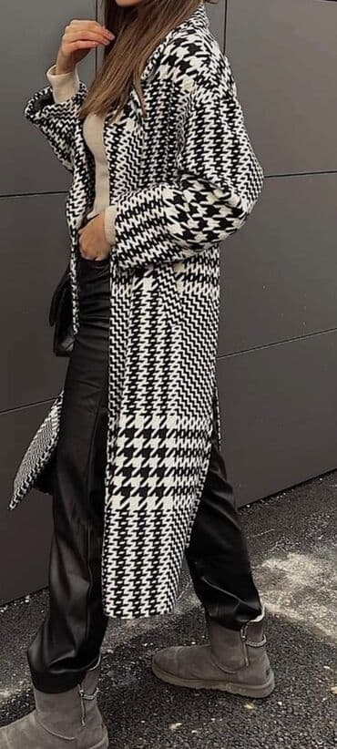 zara crveni kaput: Zara kaput: 5200dinara — 2