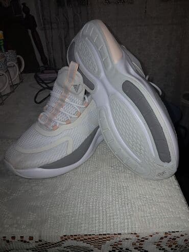 Women's Sneakers and athletic shoes: 41