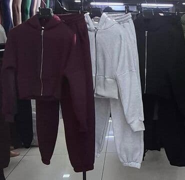 Shirts, blouses and tunics: L11. Termo kompleti Veličine : S M L Boje : crna siva bordo Cena  — 4