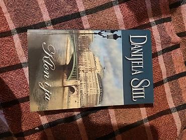 odeća na engleskom: Naslov: Klon i ja Autor: Danijela Stil Opis: - Roman poznate — 1